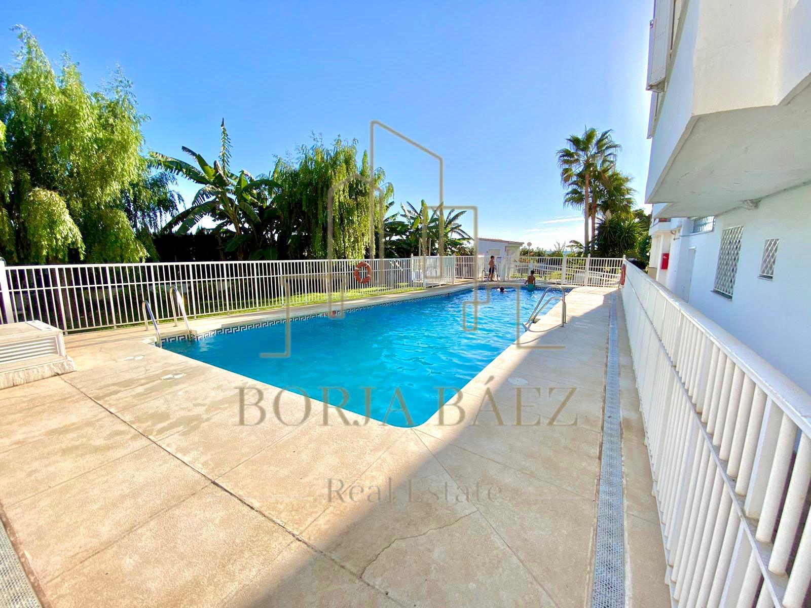 Chalet pareado en Playa Linda — imagen 1 de 34
