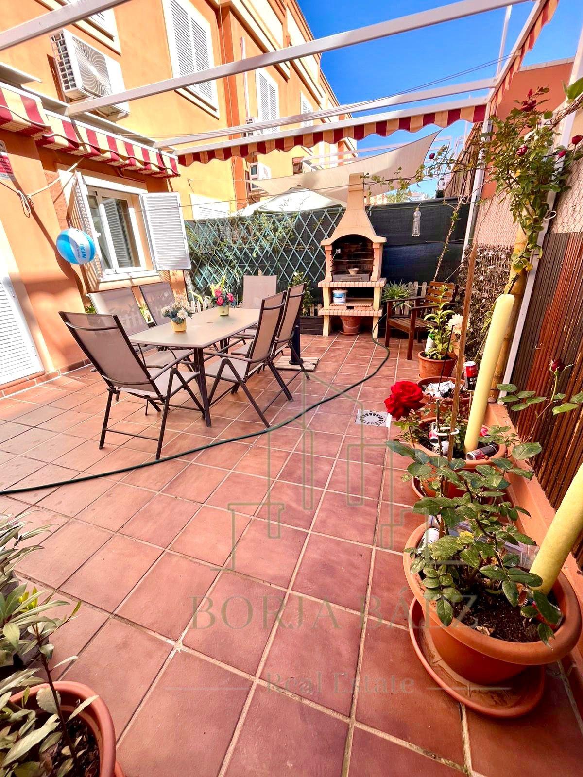 Chalet adosado en Benajarafe — imagen 1 de 47