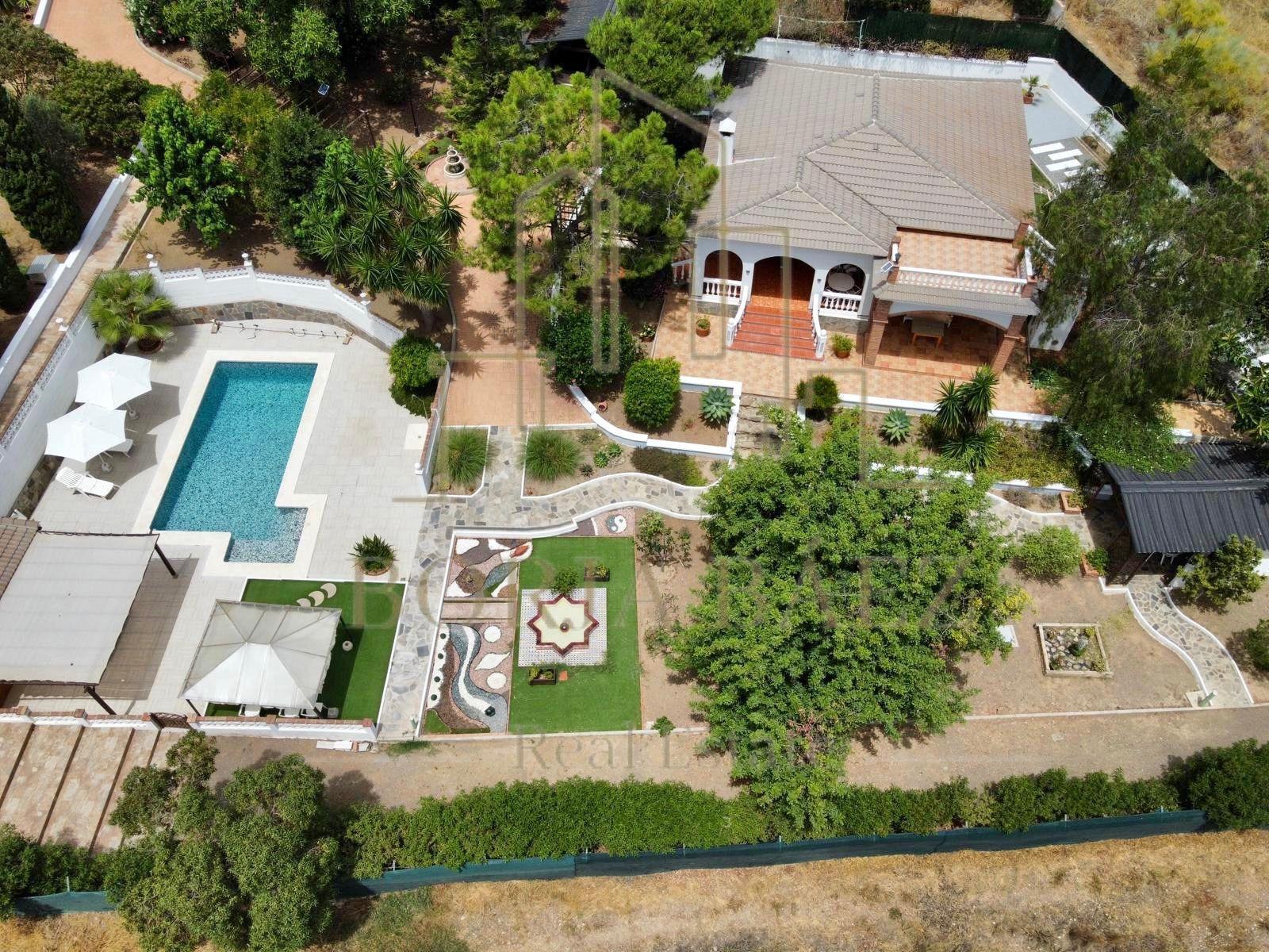 Villa en Benajarafe, Vélez - Málaga — imagen 1 de 73